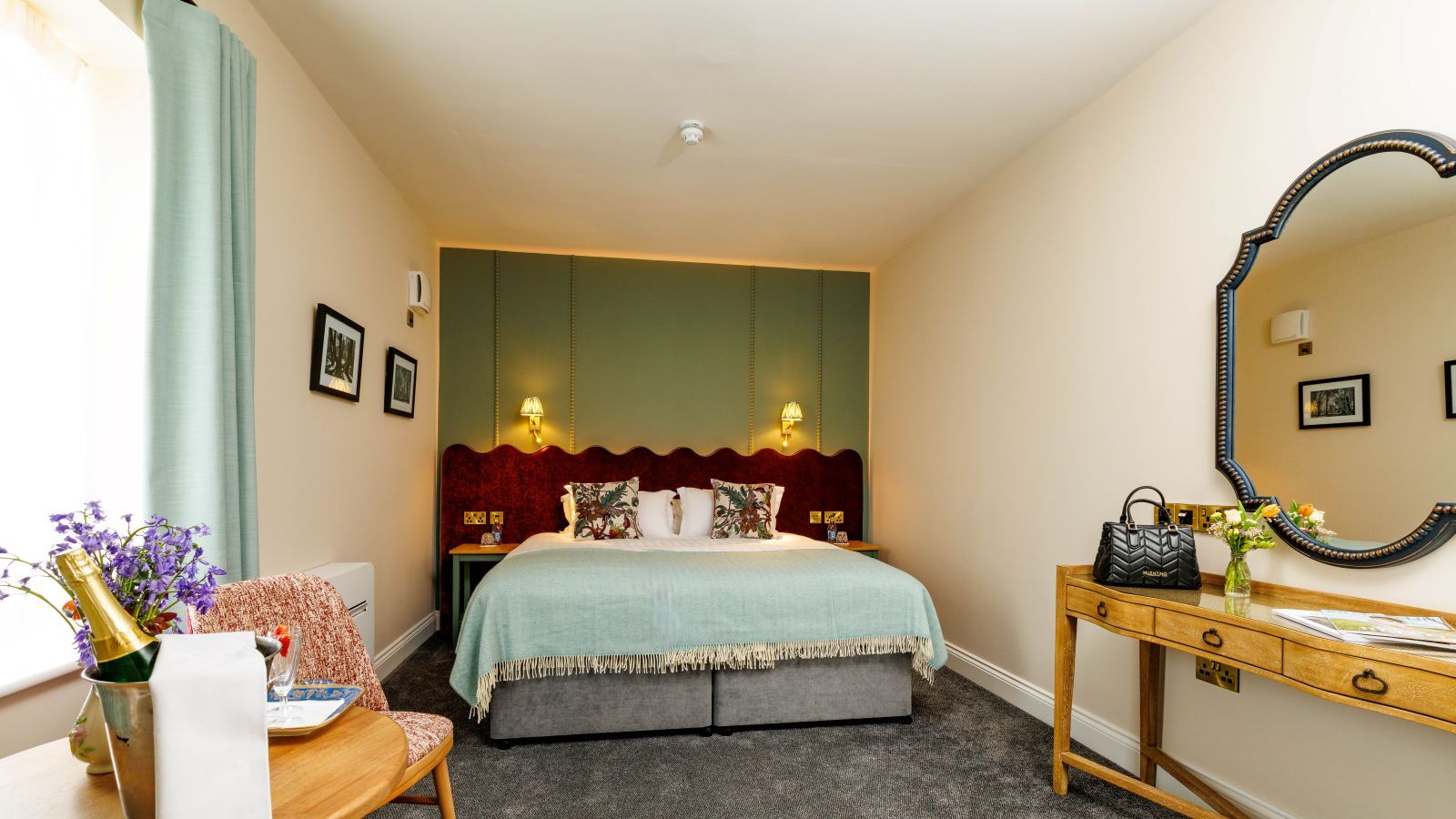 Superior Double entire room 1600x1067